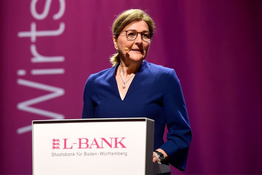 Vorstandsvorsitzende Edith Weymayr auf dem L-Bank Wirtschaftsforum in Offenburg