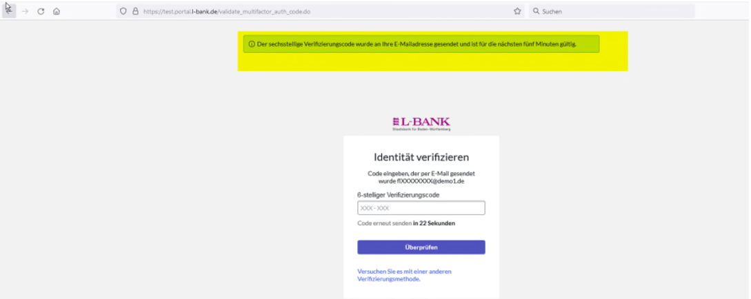 Screenshot der Seite zur Verifikation der Identität, es ist eine gelb hervorgehobene Benachrichtigung zu sehen, dass ein sechsstelliger Verifizierungscode per E-Mail versendet wurde
