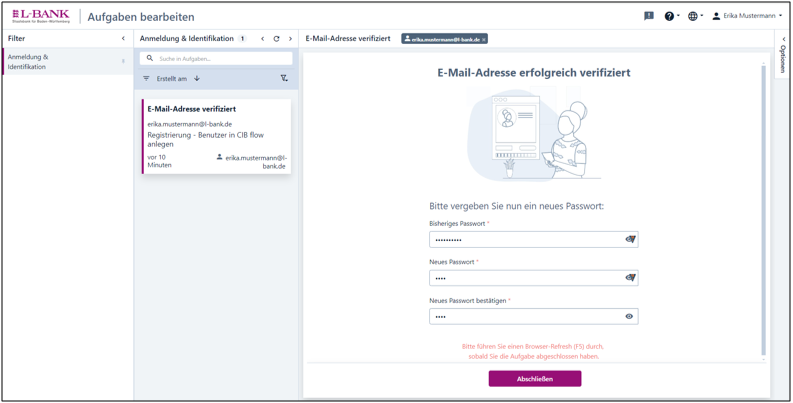 Screenshot der Bestätigungsseite, dass die E-Mail-Adresse verifiziert wurde. Auf der rechten Seite muss ein neues Passwort vergeben werden.